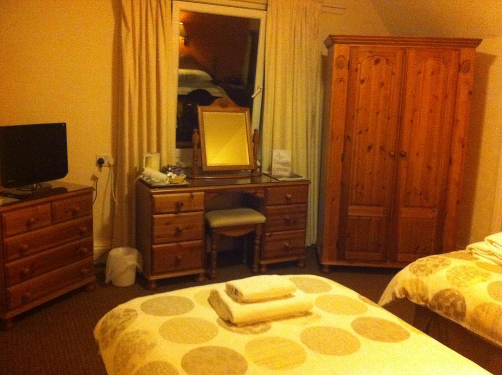 Lisdoonie Hotel Barrow-in-Furness Zimmer foto